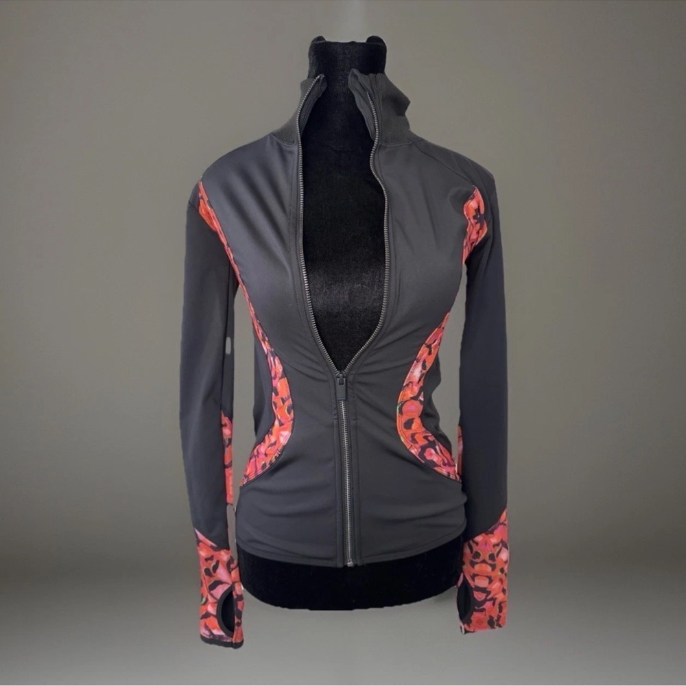 Desigual Butterfly Jacket Sz XS Womens Activewear Pakaian Jadi Wanita Sweater - Picture 2 of 9
